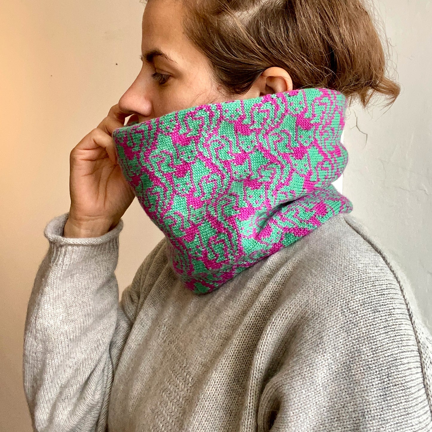 Cat Killer Snood - Pink & Green